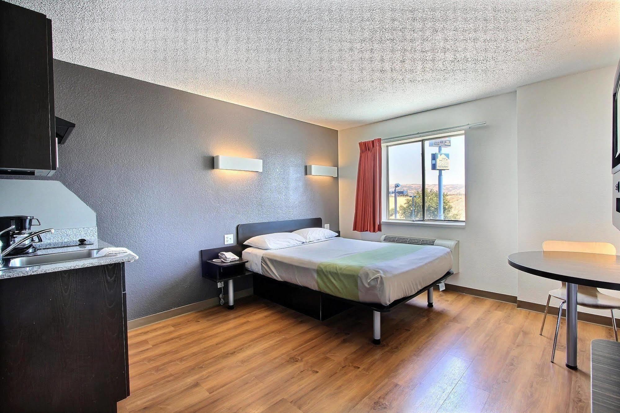 Motel 6-Gilroy, Ca Dış mekan fotoğraf